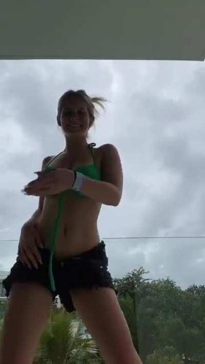 suprised ya'll didn't post this 2/5