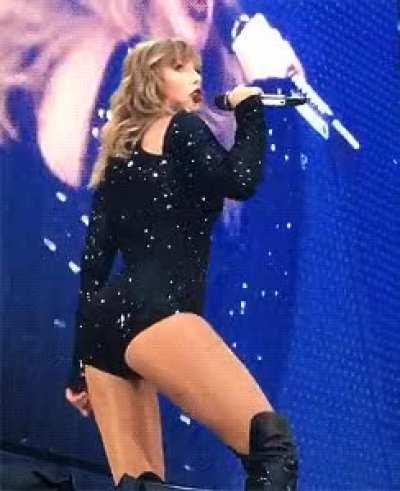 How great is Taylor Swift's ass?: