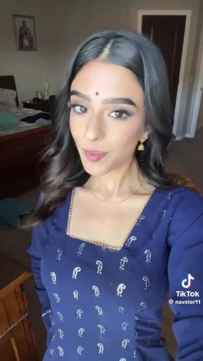 Navster, perfect petite Punjabi girl, if you’re online hmu for fun