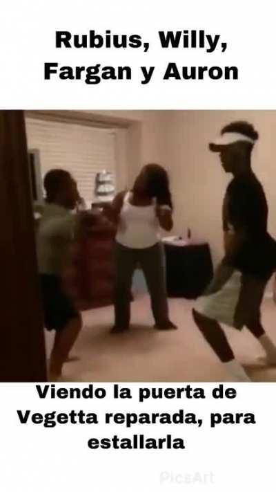 Efe a la puerta de Triple 7