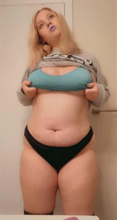 Good morning 💜 Hope you enjoy me stripping for you