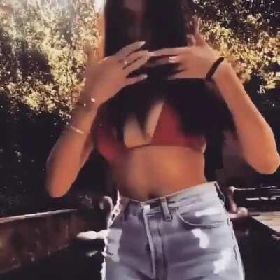 Madison Beer dancing 🤪