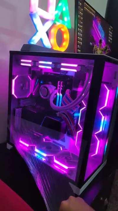 Waited 9 months to get a GPU at MSRP and finally peeled off the film.🥲