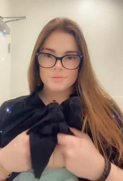 Happy titty Tuesday😘