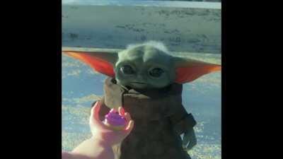 Yoda gets a cupcake