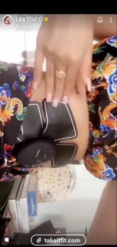 I don't understand what she's saying but it doesn't take away from her beauty