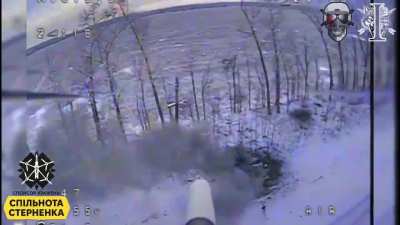Ukrainian FPV pilots ambush Russian soldiers riding a Chinese Desertcross buggy in the Kursk Oblast. 