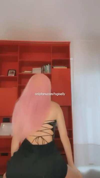 She is the kinda girl we want