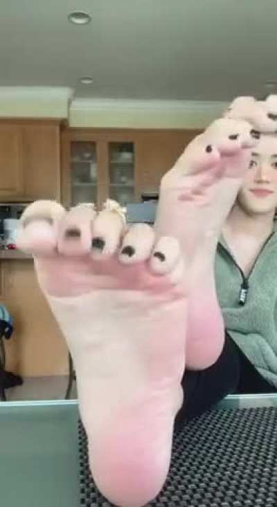 Lun4 is just gorgeous