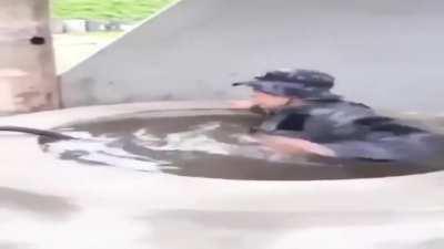 Infelizmente a gravidade estava contra o nosso guerreiro 50