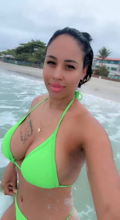 I show you the tits in Public Papi