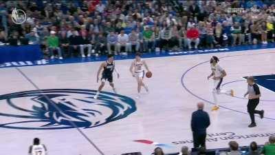 [Highlight] Austin Reaves doesn't back down from Josh Green