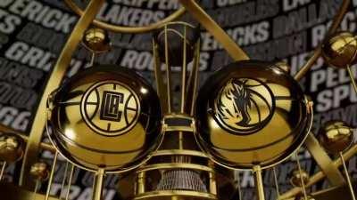 [Highlight] Luka goes behind the back, between the legs to split for the drive