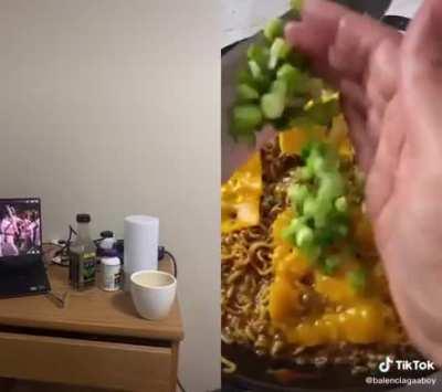 Here comes the plane!