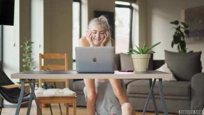 Eva Elfie - I Got Creampied in my Tight Young Pussy During a Zoom Class