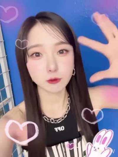 [230214] Yujin IG update: Kep1ian~ Happy Valentine‘s Day 💌