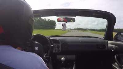 Mini shake down with some track-autocross and the new square set up. The car now has more grip than i was able to find in just 5 runs. Unbelievable !