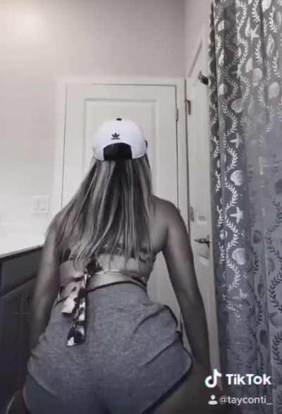 Taynara twerking