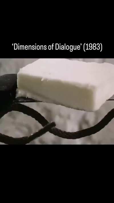 Um pouco de bizarrice pra começar a noite...