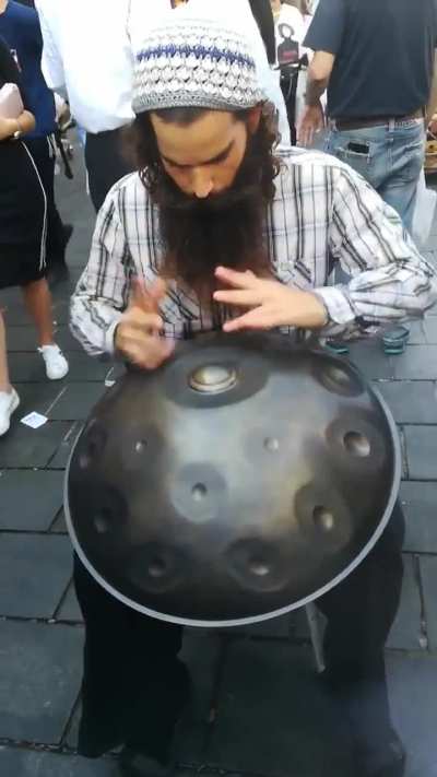 Can anyone ID this melody for me ?