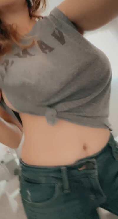 [F] 47.. Do you think I should go shopping like this? braless.. 😜