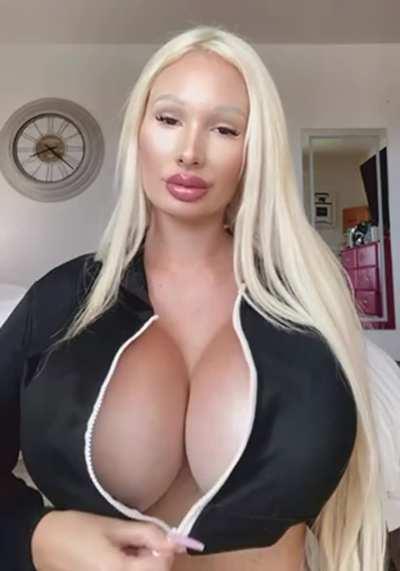 On or off??? 😈💦