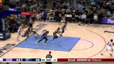 [Highlight] David Roddy steals Richaun Holmes's lunch then finds Tillman for the easy layup