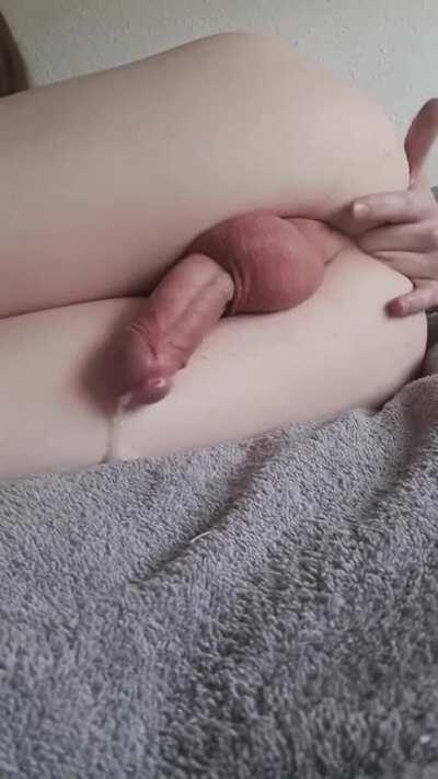 I love cumming like a little slut