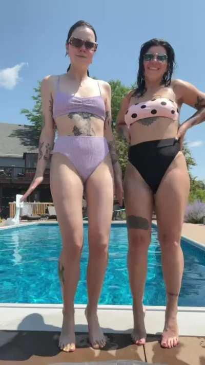 Just two besties hanging in the pool hehe