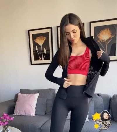 Victoria Justice has such a hot little body. Such a doll💦