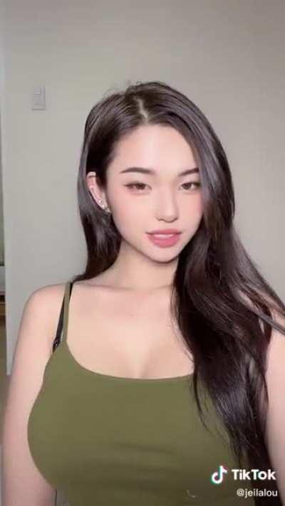 jeila really be teasing us how we can't make our dicks touch her body fuckk