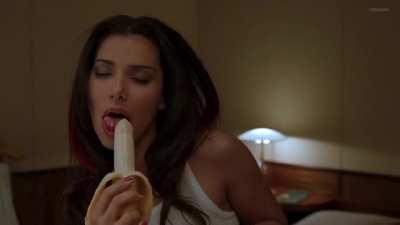 Roselyn Sanchez likes bananas