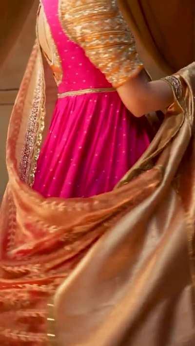 Kriti sanon sexy look 🤤