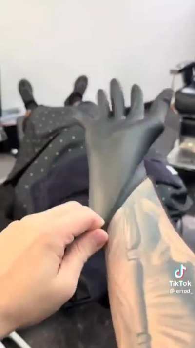 This guy getting an amazing facial