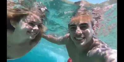 YARELY 🤤🤤🤤 en el ig del pendejo de su novio 🤢 (rescato donde enseña el culo)