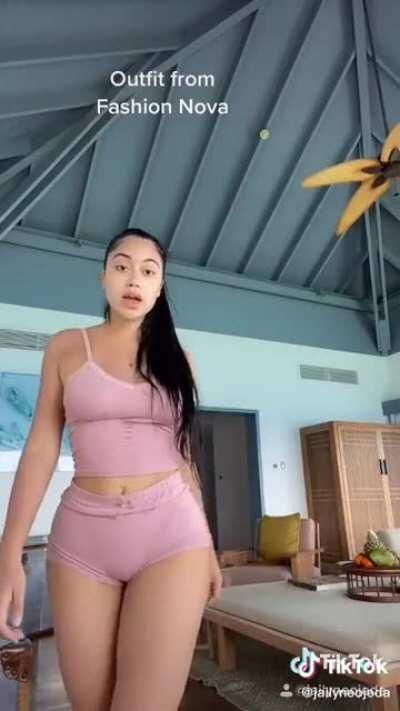 When I see the rear from the front I know it’s a big one 🎂