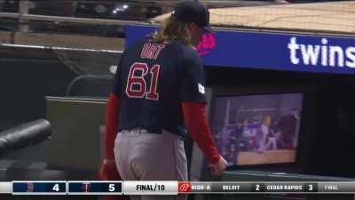 [Highlight] [Highlight] Kyle Farmer and the Twins walk-off the Red Sox in extras.