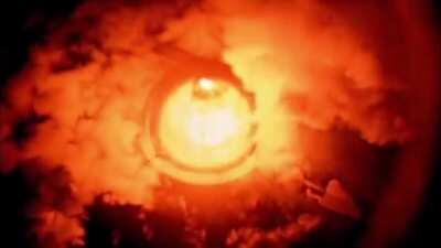 Hayat çok mu sıkıcı? Üzülme! Mutluluk kaseti ile hayatına biraz heyecan katabilirsin. Tek bir kural var, Ǫ̵̯̦͌n̷̺̰̺̒̿͠u̸̫̘̎ ̵̦͍̂̊G̷̠̈ö̵̙͊̽͗r̵̻͛̀͘m̴̜̤͋e̶̩̬̚z̵̡̨̍͗ḋ̷̡̏e̴̫͘͠ň̶̪ ̷̡̨̹̊̔G̷̮̞̞̔͒ề̸̦̘̏ḻ̷̨͎̎