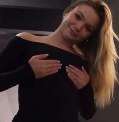 Quelle: „1 Woche bestimmt meine beste Freundin was ich anziehe“ von Caramella