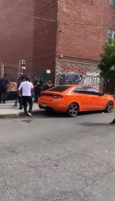 NAHHHH I LOVE MY CITY 🤣🤣🤣THIS WHAT YEARS OF BACONEGGNCHEESE N SUNFLOWERS SEEDS HAVE U DOING 🥳🥳‼️BK NIGGAS DIFFERENT 🤣🤣🤣 btw that cop 👮🏿‍♂️ who jumped the gate a sherm 🤣 nigga landed on his face 🤣