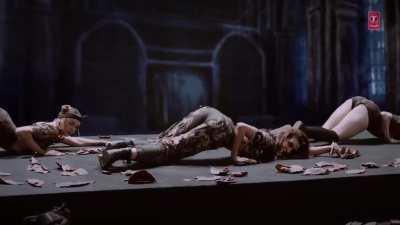 Kriti Sanon Twerking 😍