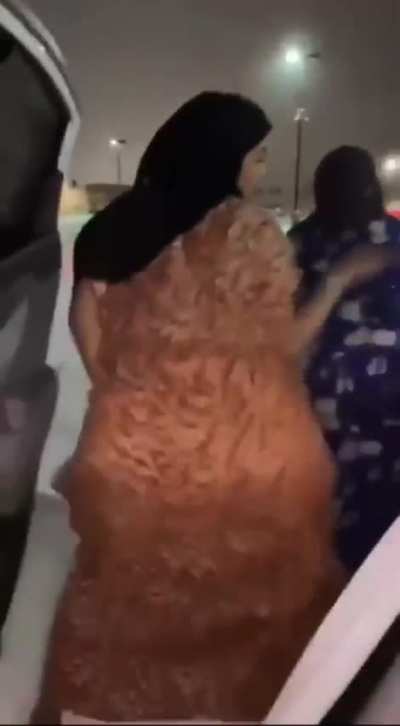 Why almsot every hijabi can twerk?