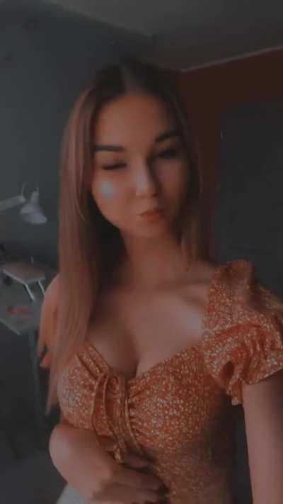 Threads @ameliabinienda 