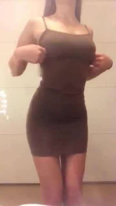 Do you wann see my boobs bounce?