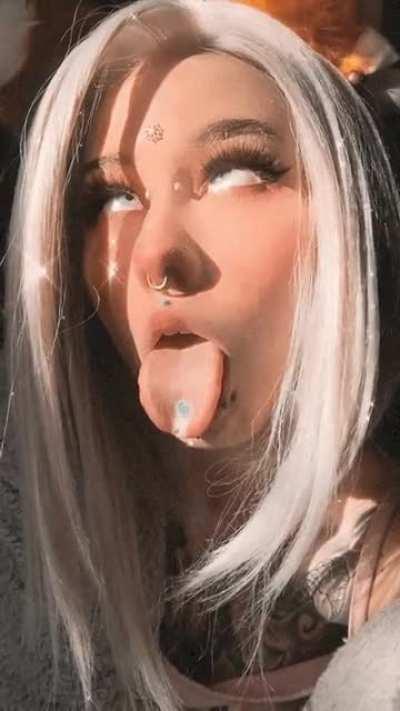 I want to play with you🖤