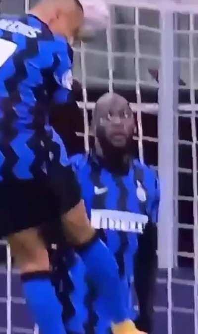 Lakaka [great defender] makes transfer promise to AC Miami president Waporta.