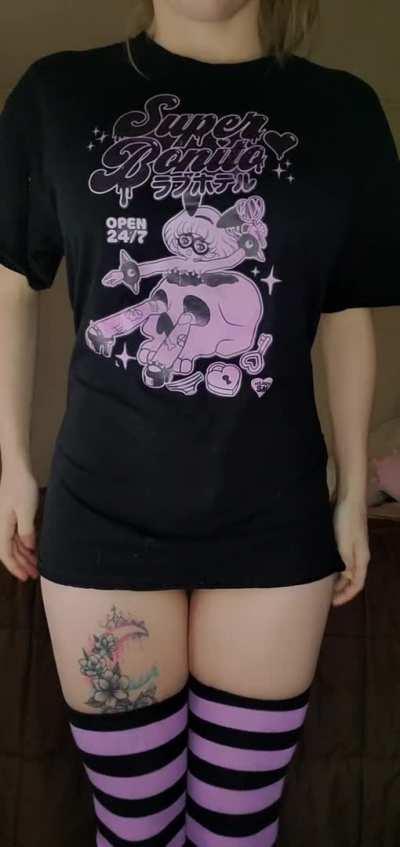 [Drop] In my comfy shirt 💘