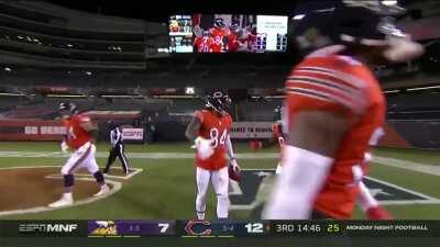 Bears kick-returner Cordarrelle Patterson watches himself tie the NFL record for kick return touchdowns