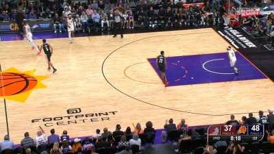 [Highlight] Bradley Beal steals the ball and does a filthy hesitation to assist.