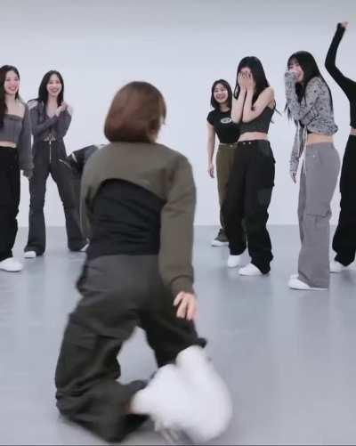 Who set Jeongyeon free?! (cuz thank you, you did well)